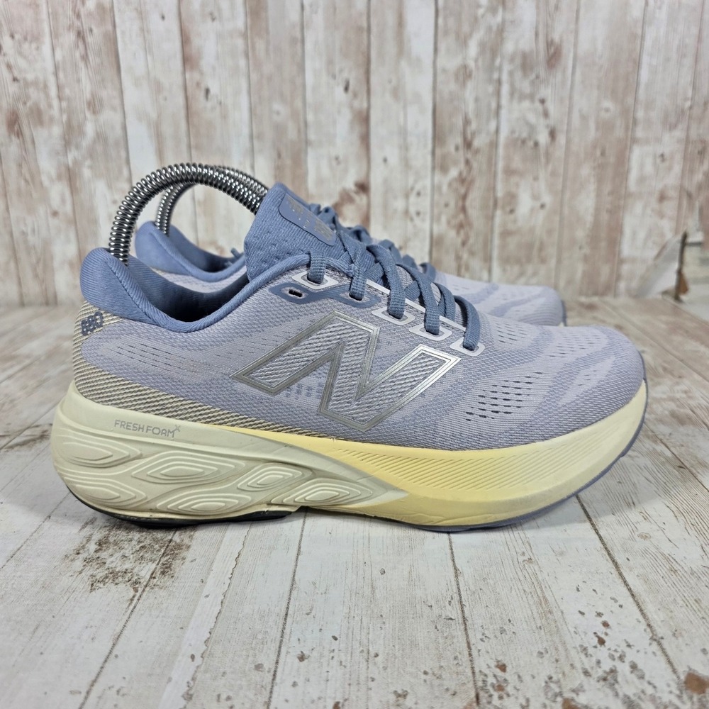 New Balance Fresh Foam X 880 v13 Womens 7.5 Light Blue Silver Running W880O13